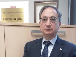 Manuel Vegas Lara, presidente de la Asociación Española de Directores de Hotel